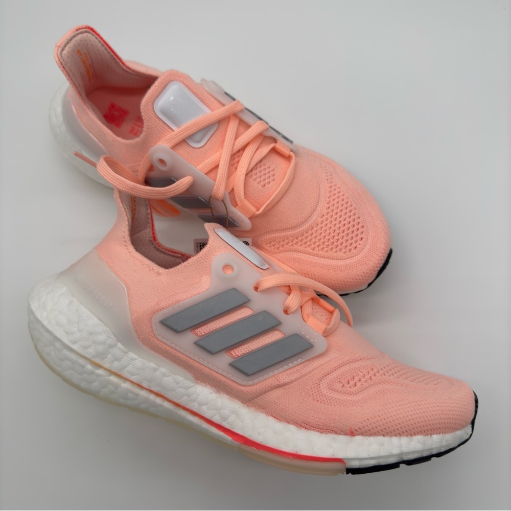 Size 6 Womens Adidas UltraBoost 22 Running Shoes NEW